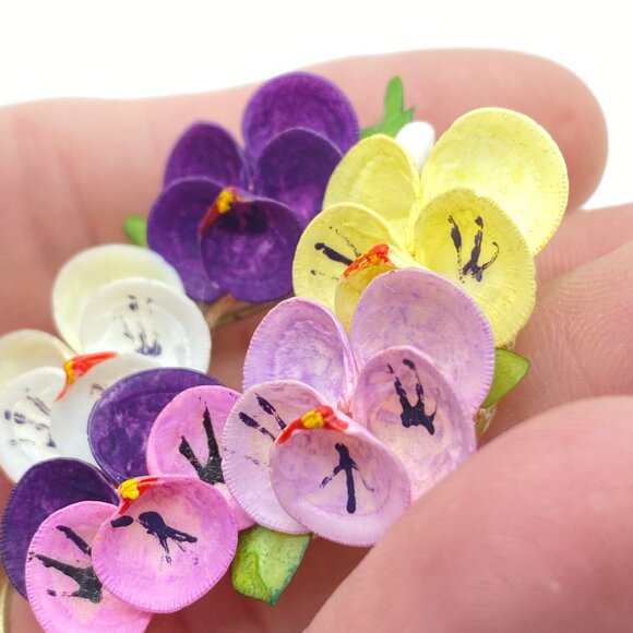 Vintage Seashell Pansy Floral Brooch Pin Handmade Wreath Shape Purple Yellow - Picture 7 of 8